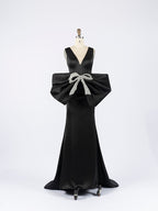 V-Neck Formal Gown with Oversized Rhinestone Bow | Elegant Mermaid Prom Dress for Evening Party
